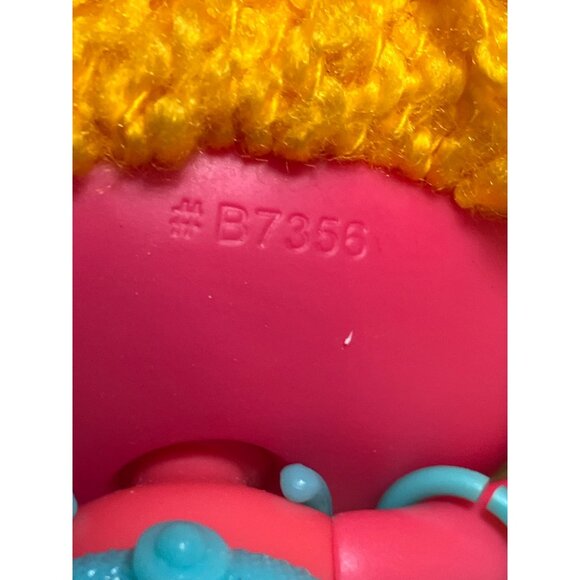 Hasbro Trolls Poppy Figure With Yellow Hair & Headphones - Picture 4 of 12